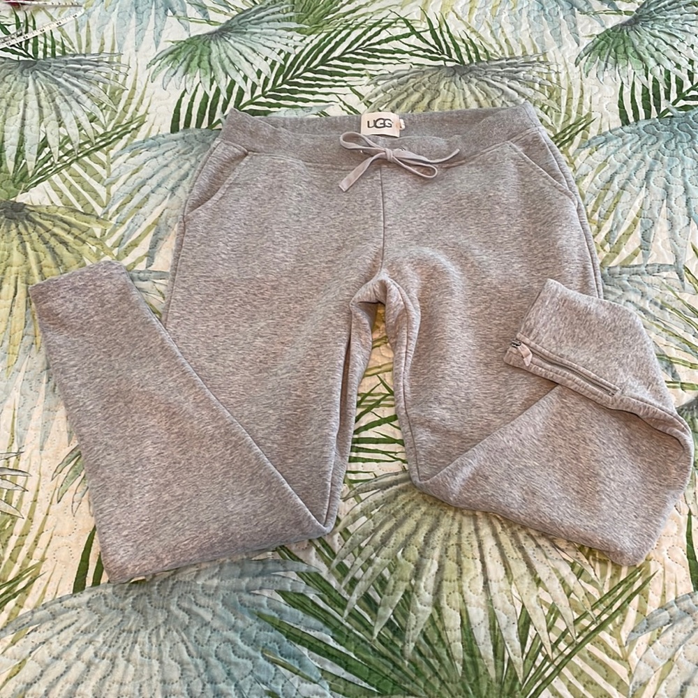 UGG woman’s sweatpants sz large